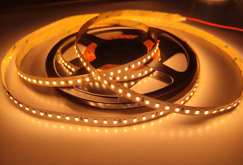 LED-Streifen selbstklebend