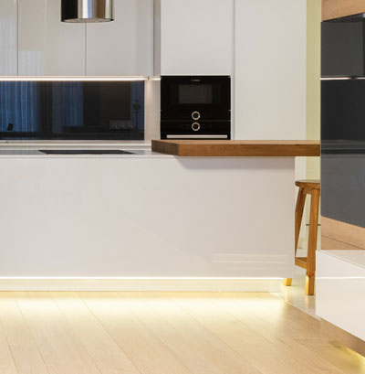 Fussleisten / Sockelleisten / LED-Leisten / indirekte Beleuchtung