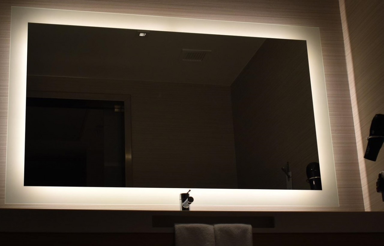 LED-Spiegel_02nNI1I0zxtzVCc