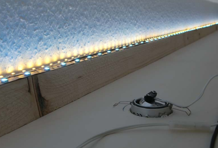 LEDStreifen und Downlight installieren